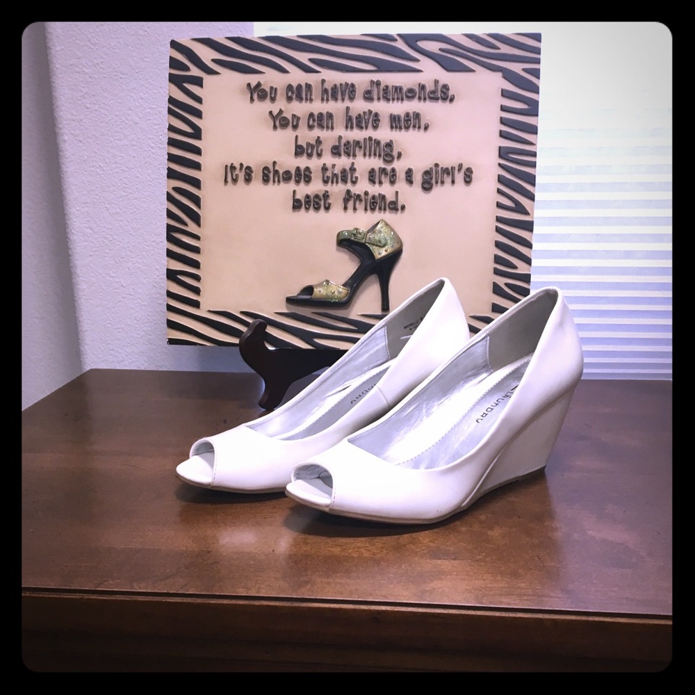 Wedge shoes